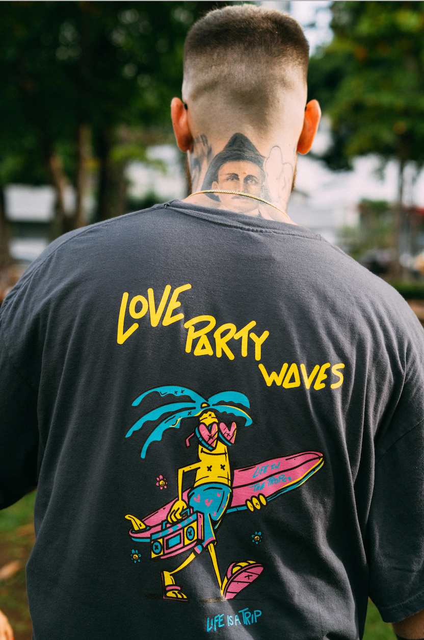 Love, party and Waves